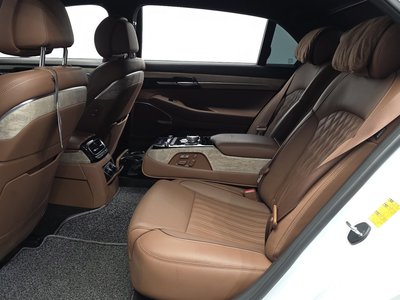 2021 Genesis G90 — миниатюра 12