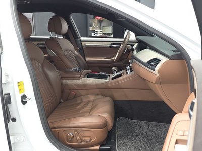 2021 Genesis G90 — миниатюра 11