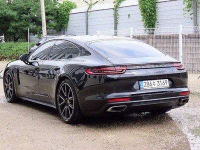 PORSCHE PANAMERA - 2