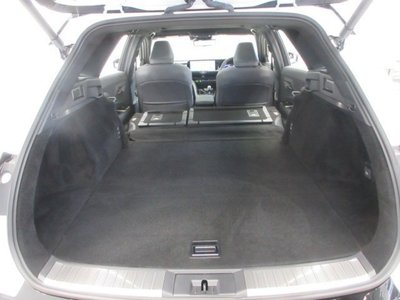 صورة 35 لـ 2025 Toyota CROWN ESTATE
