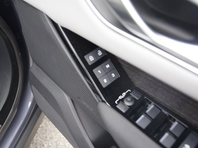 2025 LAND Rover RANGE ROVER VELAR thumbnail 12