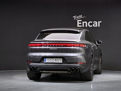 2024 Porsche CAYENNE 照片 3