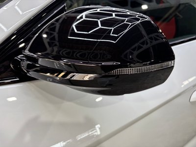 2019 Lamborghini URUS thumbnail 42