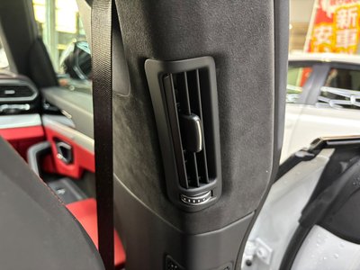 2019 Lamborghini URUS thumbnail 39