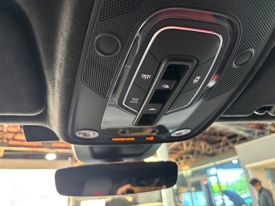 2019 Lamborghini URUS thumbnail 22