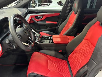 2019 Lamborghini URUS thumbnail 15