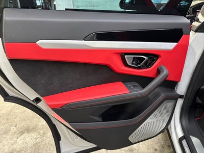 2019 Lamborghini URUS thumbnail 29