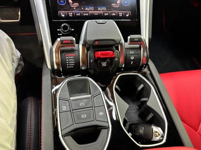 2019 Lamborghini URUS thumbnail 25