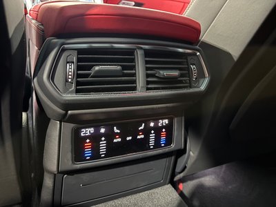 2019 Lamborghini URUS thumbnail 37