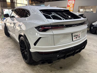 LAMBORGHINI URUS - 9