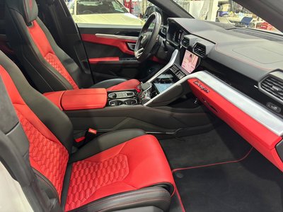 2019 Lamborghini URUS thumbnail 52