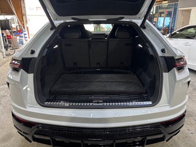 LAMBORGHINI URUS - 8