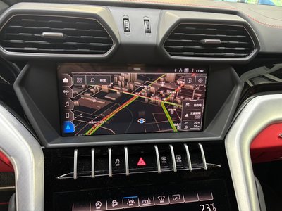 2019 Lamborghini URUS thumbnail 21