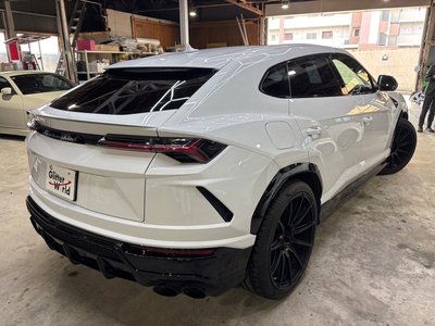 LAMBORGHINI URUS - 6