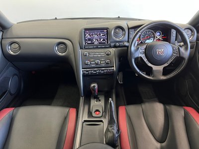 NISSAN GT-R - 7