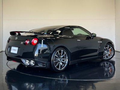 NISSAN GT-R - 2