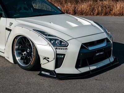 NISSAN GT-R - 10