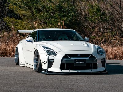 NISSAN GT-R - 2