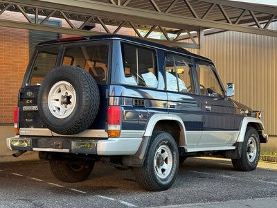 TOYOTA LAND CRUISER 70 - 10