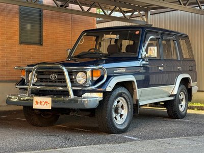 TOYOTA LAND CRUISER 70 - 1