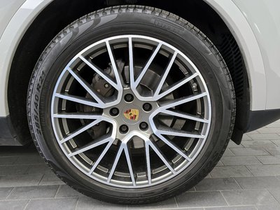 PORSCHE CAYENNE - 8