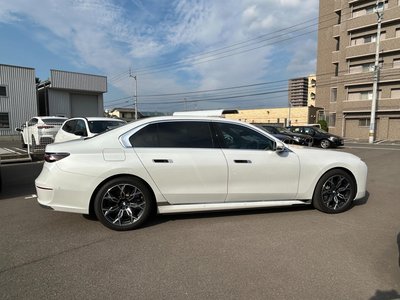 BMW I7 - 7