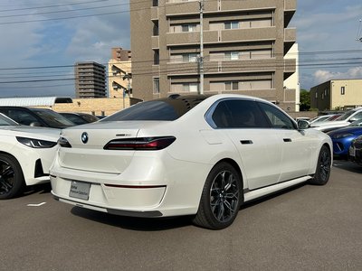 BMW I7 - 8