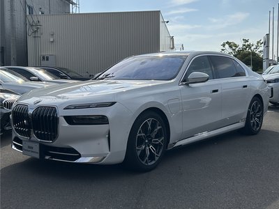 BMW I7 - 1