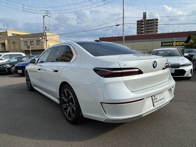 BMW I7 - 10