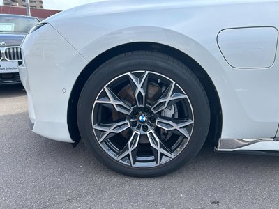 BMW I7 - 4