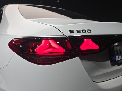 MERCEDES-BENZ E-CLASS - 10