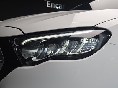 MERCEDES-BENZ E-CLASS - 9