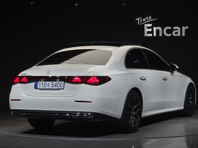 MERCEDES-BENZ E-CLASS - 3