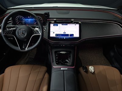 MERCEDES-BENZ E-CLASS - 5