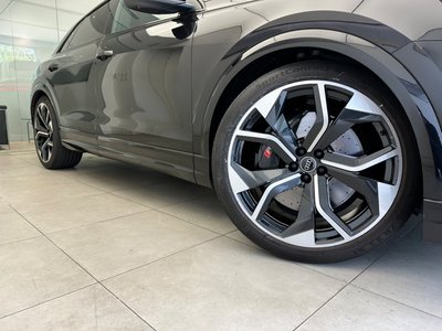 AUDI RS Q8 - 10