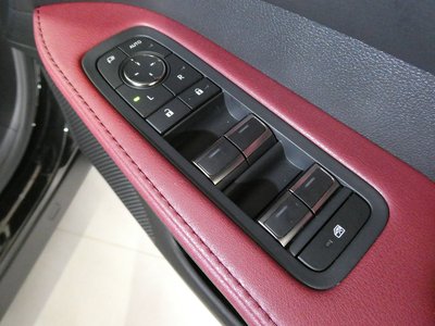 2023 Lexus RX — миниатюра 24