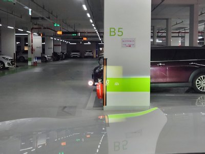 MERCEDES-BENZ GLC - 10