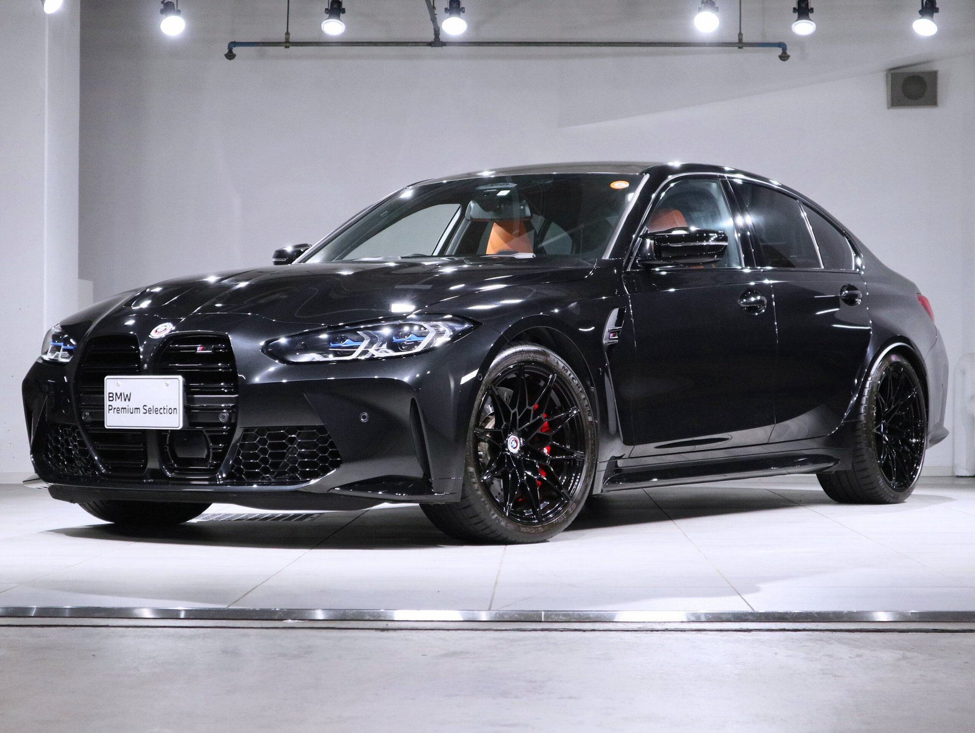 BMW M3 SEDAN - View 1