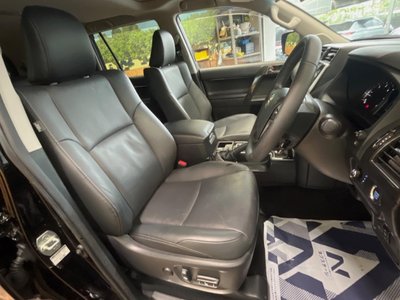 TOYOTA LAND CRUISER PRADO - 9