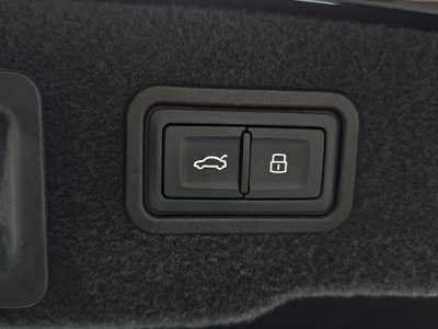 2019 AUDI A8 thumbnail 33