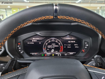 LAMBORGHINI URUS - 6