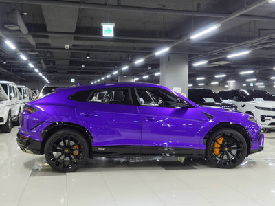 LAMBORGHINI URUS - 5