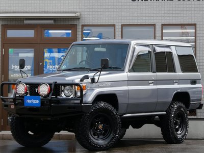TOYOTA LAND CRUISER 70 - 2
