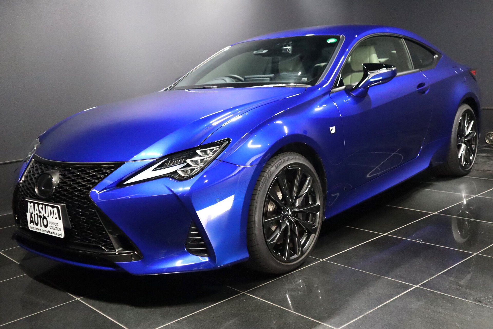 LEXUS RC - View 1