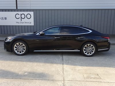 صورة 6 لـ 2019 Lexus LS