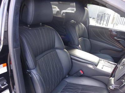 2019 Lexus LS — миниатюра 12