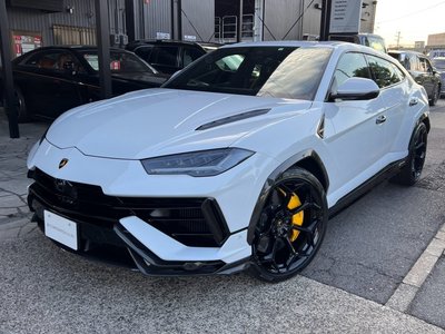 2024 Lamborghini URUS photo 6