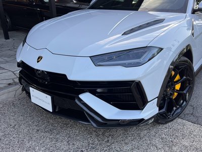 2024 Lamborghini URUS photo 7