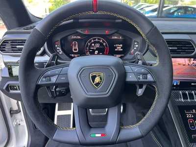صورة مصغرة 61 لـ 2024 Lamborghini URUS