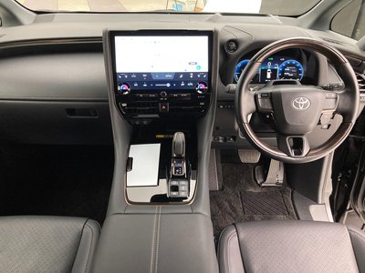 2025 Toyota VELLFIRE photo 2